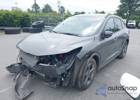 2024 Ford Escape St-Line z USA, uszkodzony, nr VIN 1FMCU0MN4RUA66706